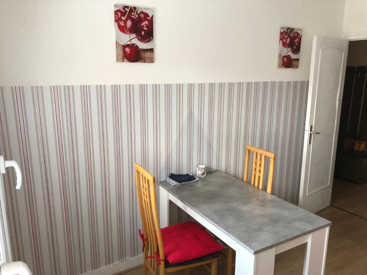 Gite De La Nievre - Centre Ville-2E Etage Flixecourt エクステリア 写真